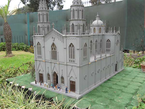 Iglesia de San José en Lima miniatura