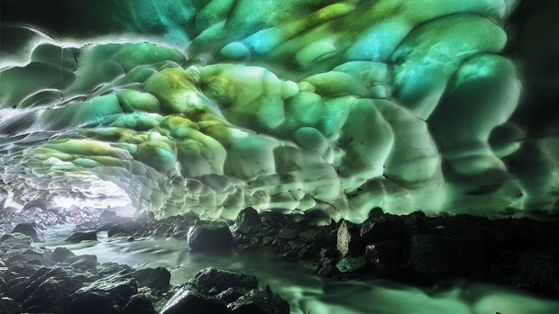 Cueva de hielo de Kamchatka