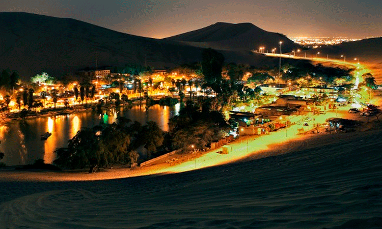 Laguna Huacachina, Ica, Peru - Toma nocturna