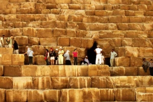Entrada a la Piramide de Giza en Egipto