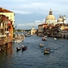 Venecia lucha por mantenerse a flote
